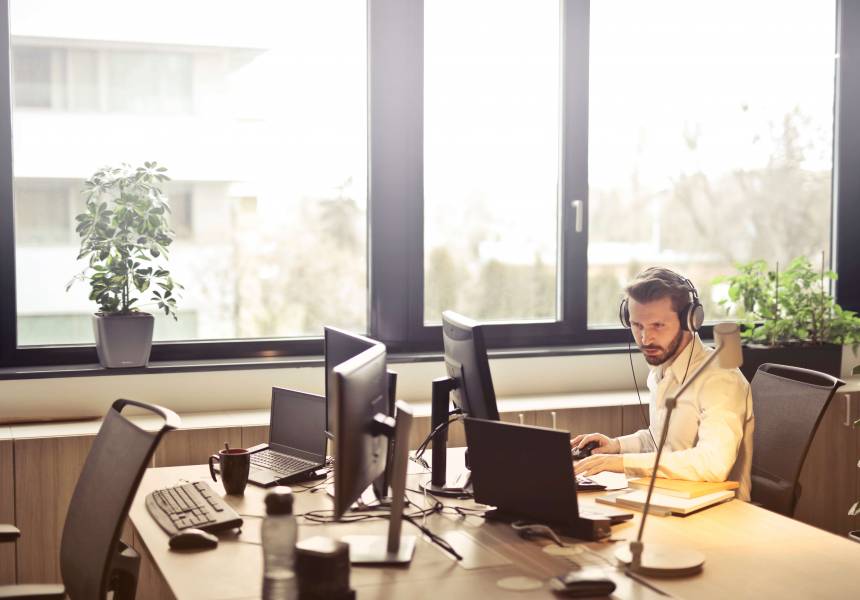 6 Fundamental Tips on How to Train a Chatbot for Non-Technical People